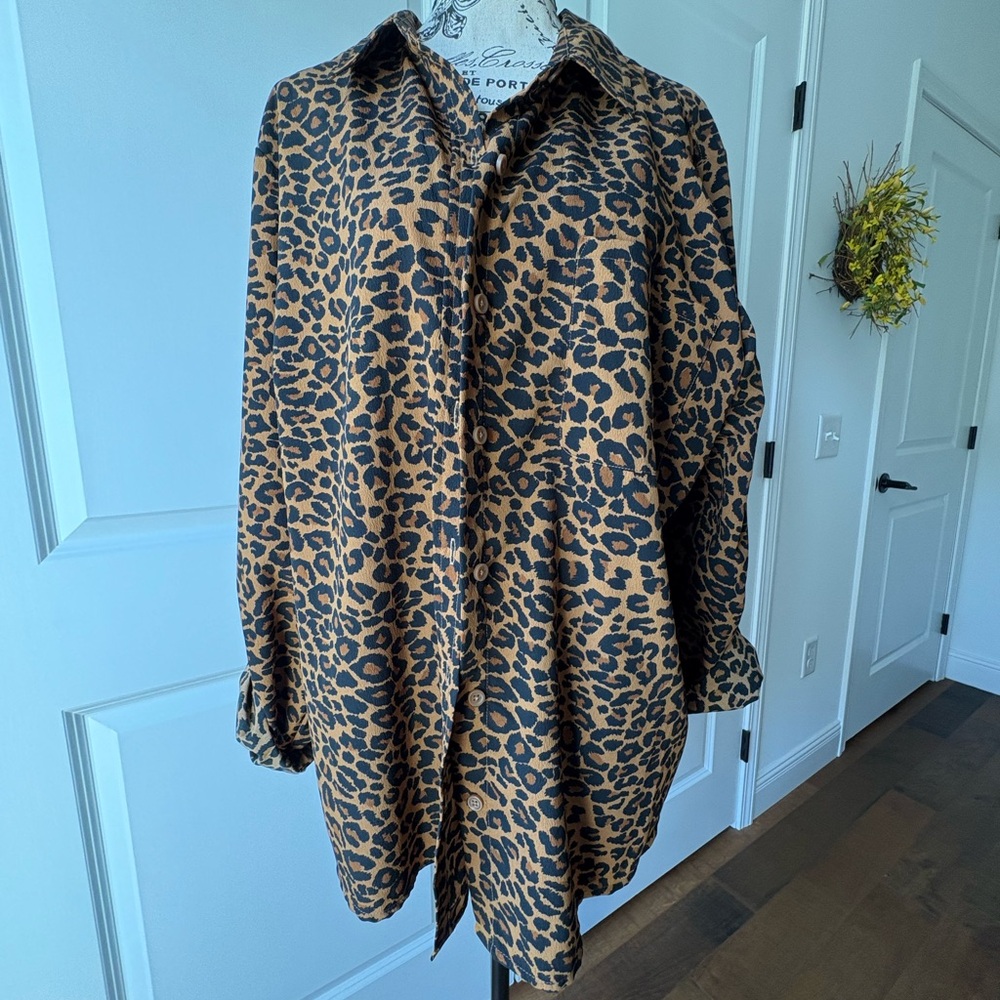 Time and Tru Leopard Print Long Sleeve Shirt